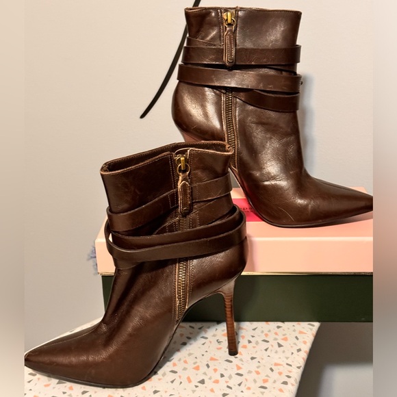 Alice & Olivia Dolan Buckle Brown Leather Heel Boot Size 38.5 (8) - Picture 2 of 5